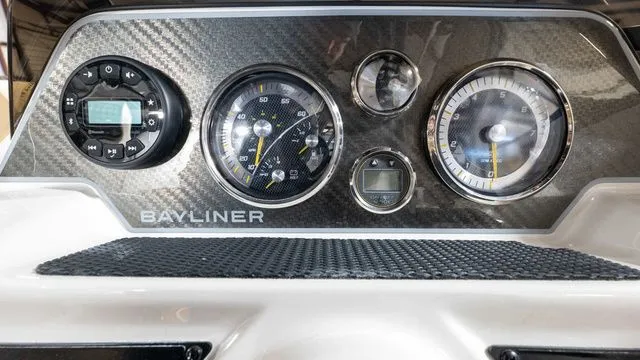 Slide: The Image of Bayliner D20 2025 - 19