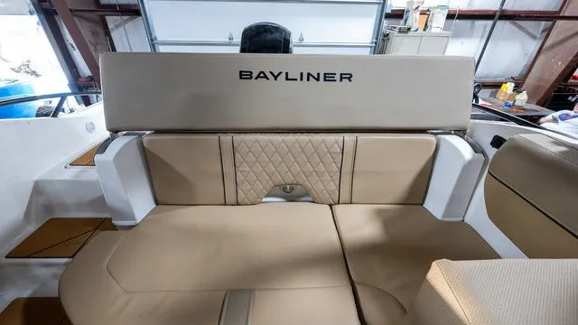 Slide: The Image of Bayliner D20 2025 - 9