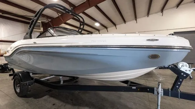 The Image of Bayliner DX 2000 2023 - 1