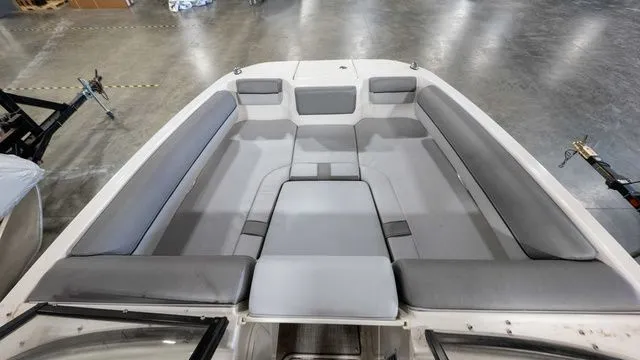 Slide: The Image of Bayliner DX 2000 2023 - 9