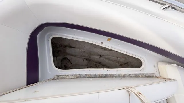 Slide: The Image of Crownline Boats 202 BR 2000 - 10