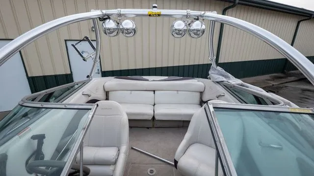 Slide: The Image of Crownline Boats 202 BR 2000 - 13