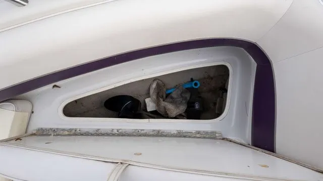 Slide: The Image of Crownline Boats 202 BR 2000 - 9