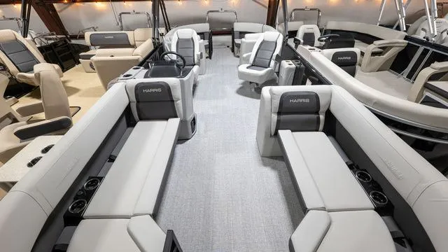 Slide: The Image of Harris Cruiser 230 CWDH 2025 - 2