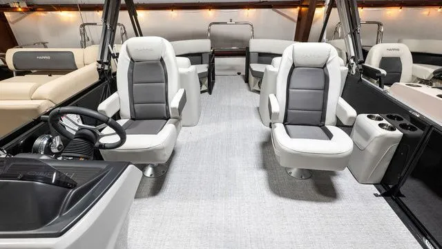 Slide: The Image of Harris Cruiser 230 CWDH 2025 - 6