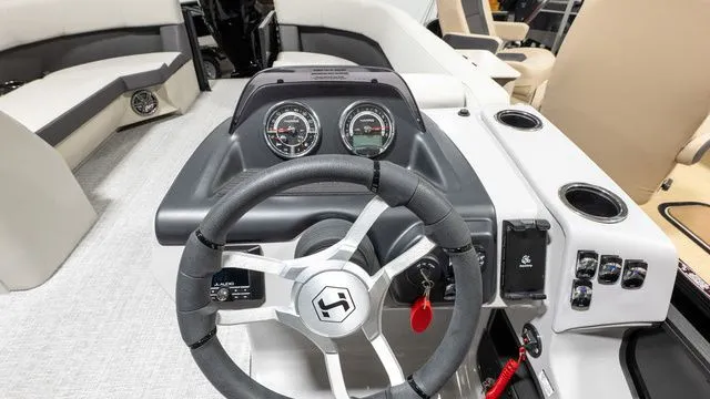 Slide: The Image of Harris Cruiser 230 CWDH 2025 - 8