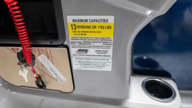 Slide: The Image of Harris Cruiser 230 FC 2026 - 13