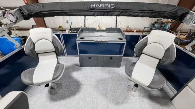 Slide: The Image of Harris Cruiser 230 FC 2026 - 15