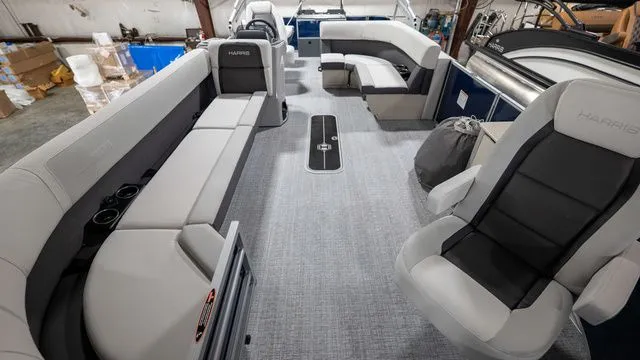 Slide: The Image of Harris Cruiser 230 FC 2026 - 5