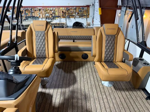 Slide: The Image of Harris Cruiser 250 SLDH 2026 - 4