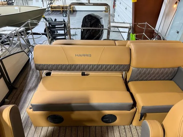 Slide: The Image of Harris Cruiser 250 SLDH 2026 - 8