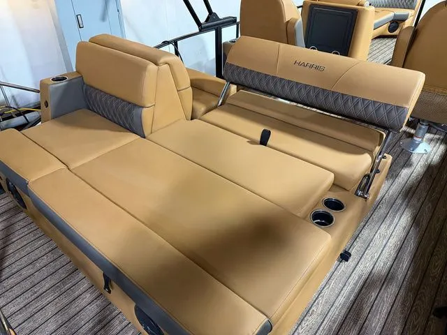 Slide: The Image of Harris Cruiser 250 SLDH 2026 - 9
