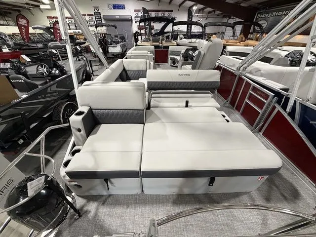 Slide: The Image of Harris Cruiser 230 SL 2026 - 18