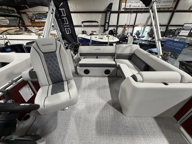 Slide: The Image of Harris Cruiser 230 SL 2026 - 7