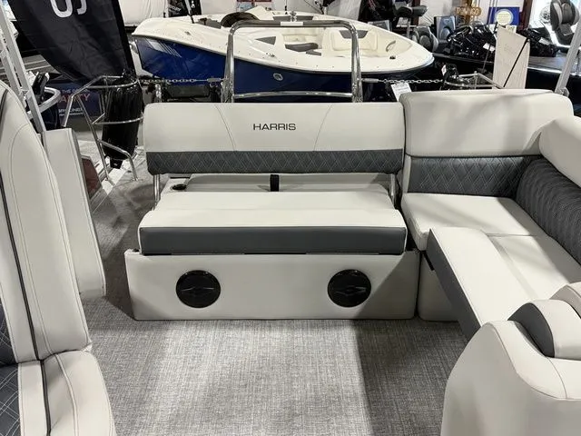 Slide: The Image of Harris Cruiser 230 SL 2026 - 8
