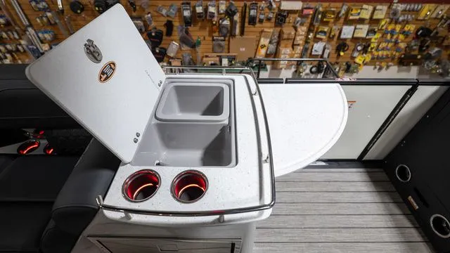 Slide: The Image of Harris Grand Mariner 250 SLEC 2026 - 19