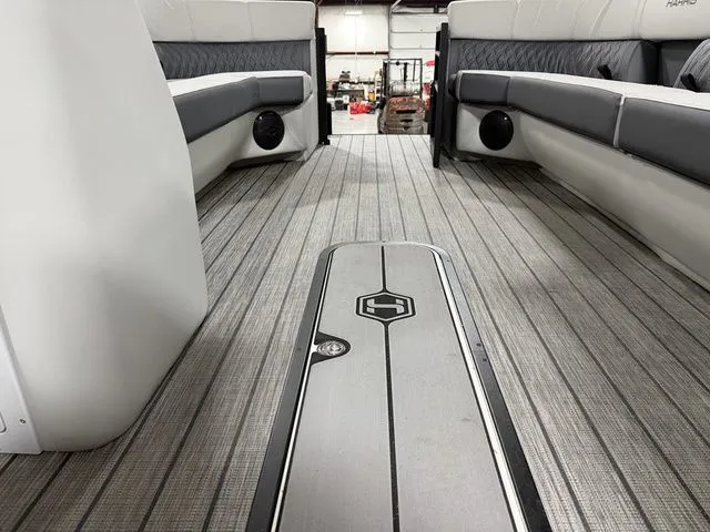 Slide: The Image of Harris Cruiser 250 SL 2026 - 11