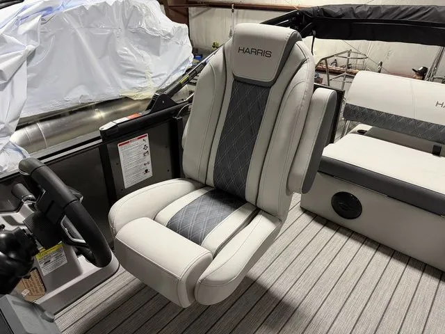Slide: The Image of Harris Cruiser 250 SL 2026 - 17