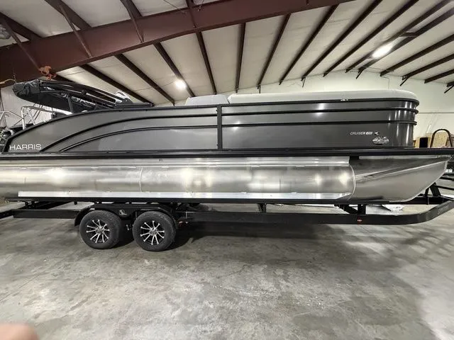 Slide: The Image of Harris Cruiser 250 SL 2026 - 2