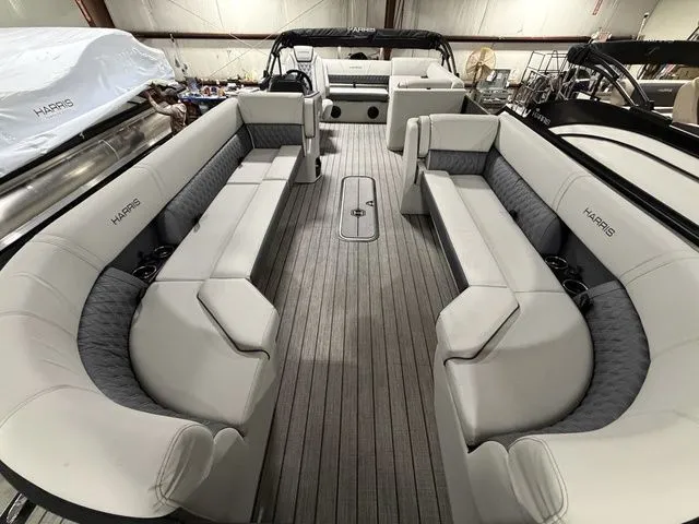 Slide: The Image of Harris Cruiser 250 SL 2026 - 8