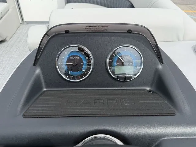 Slide: The Image of Harris Cruiser 210 SL 2026 - 11