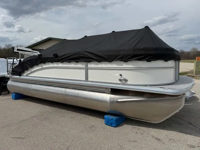 Slide: The Image of Harris Cruiser 210 SL 2026 - 18