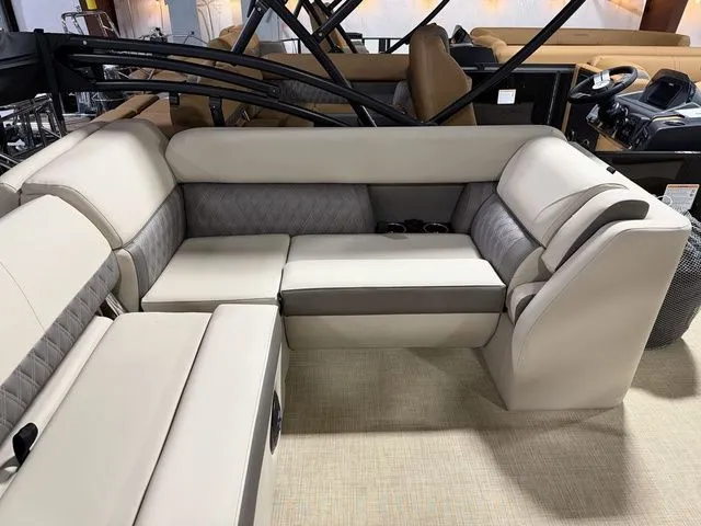 Slide: The Image of Harris Cruiser 230 SL 2026 - 14