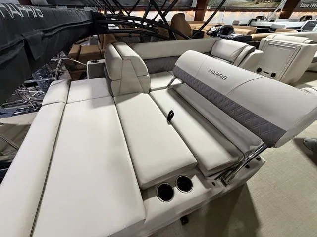 Slide: The Image of Harris Cruiser 230 SL 2026 - 15