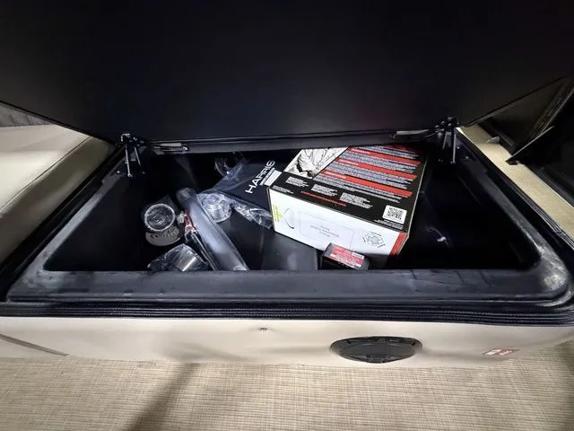 Slide: The Image of Harris Cruiser 230 SL 2026 - 16