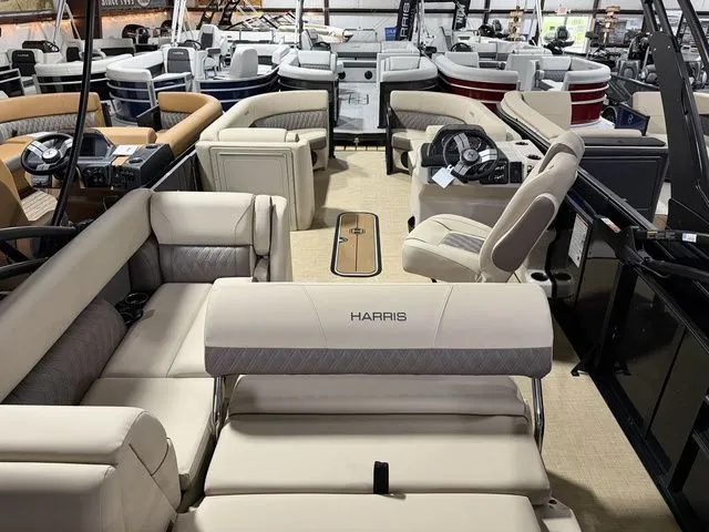 Slide: The Image of Harris Cruiser 230 SL 2026 - 17