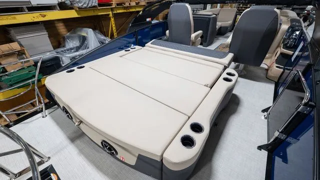 Slide: The Image of Harris SUNLINER 230 SLDH 2026 - 14