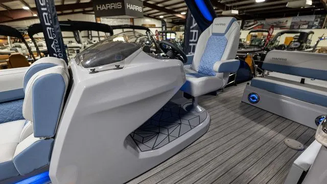 Slide: The Image of Harris Grand Mariner 250 SL 2026 - 18