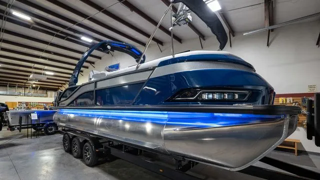 Slide: The Image of Harris Grand Mariner 250 SL 2026 - 3