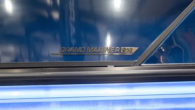 Slide: The Image of Harris Grand Mariner 250 SL 2026 - 6