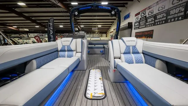 Slide: The Image of Harris Grand Mariner 250 SL 2026 - 7
