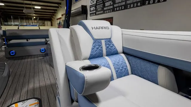 Slide: The Image of Harris Grand Mariner 250 SL 2026 - 9