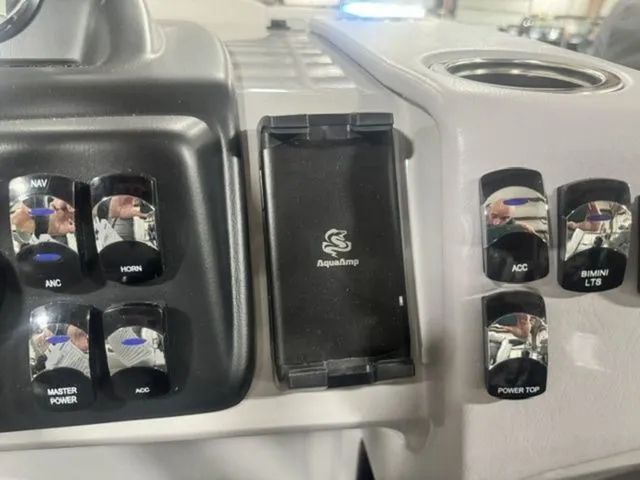 Slide: The Image of Harris Cruiser 230 SLDH 2026 - 11
