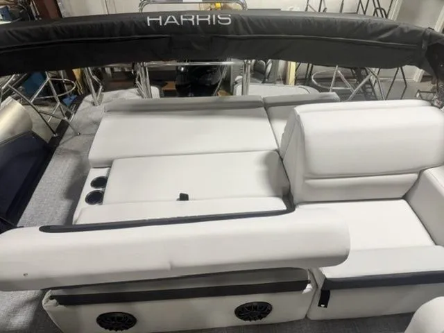 Slide: The Image of Harris Cruiser 230 SLDH 2026 - 15