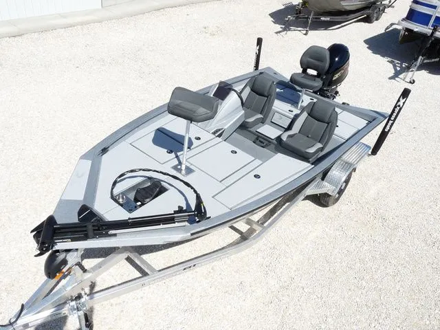 The Image of Xpress Hyper-Lift Bass H17 2026 - 1