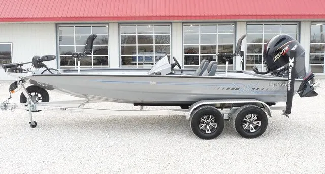 Slide: The Image of Xpress Hyper-Lift Crappie H20C 2026 - 3