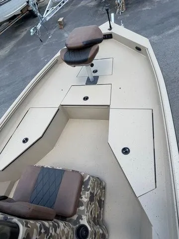 Slide: The Image of Excel Bay Pro 203 Elite with 140 HP Suzuki 2026 - 7