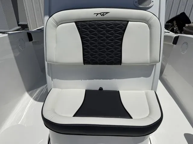 Slide: The Image of Tidewater 232 CC Adventure 2026 - 12