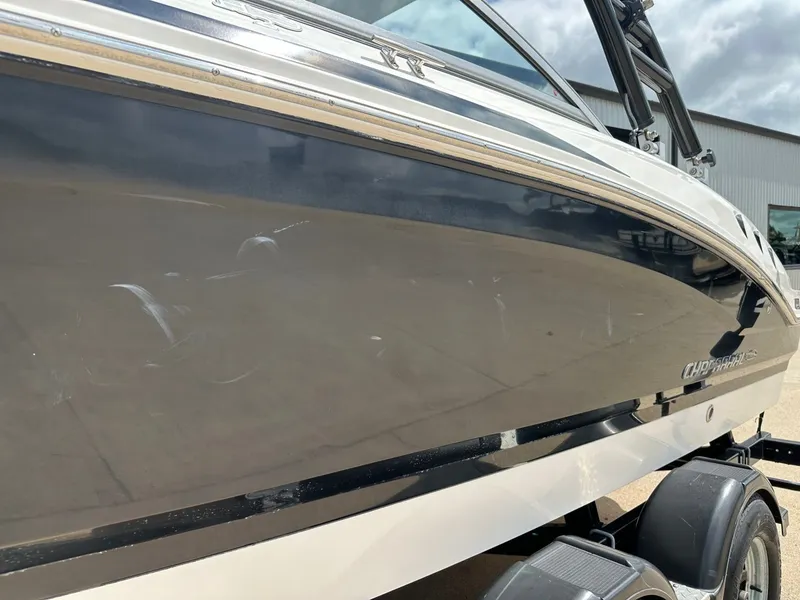Slide: The Image of 2014 Chaparral 210 H20 Fish & Ski boat, side view. - 11