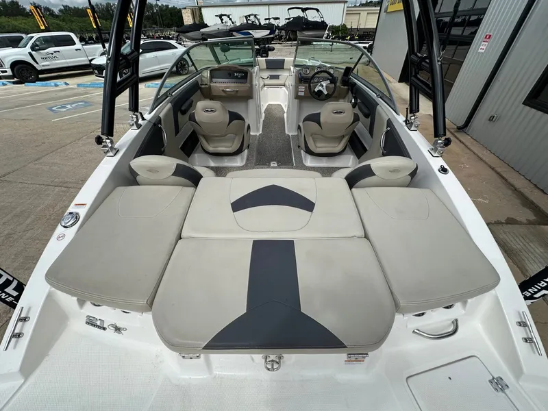Slide: The Image of Interior of a 2014 Chaparral 210 H20 FISH & SKI boat. - 14