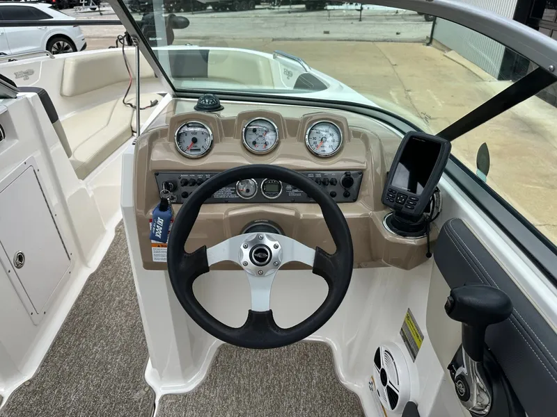 Slide: The Image of Dashboard of a 2014 Chaparral 210 H20 FISH & SKI boat. - 23