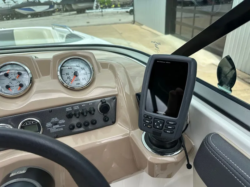 Slide: The Image of Dashboard of 2014 Chaparral 210 H20 FISH & SKI with Garmin device. - 26