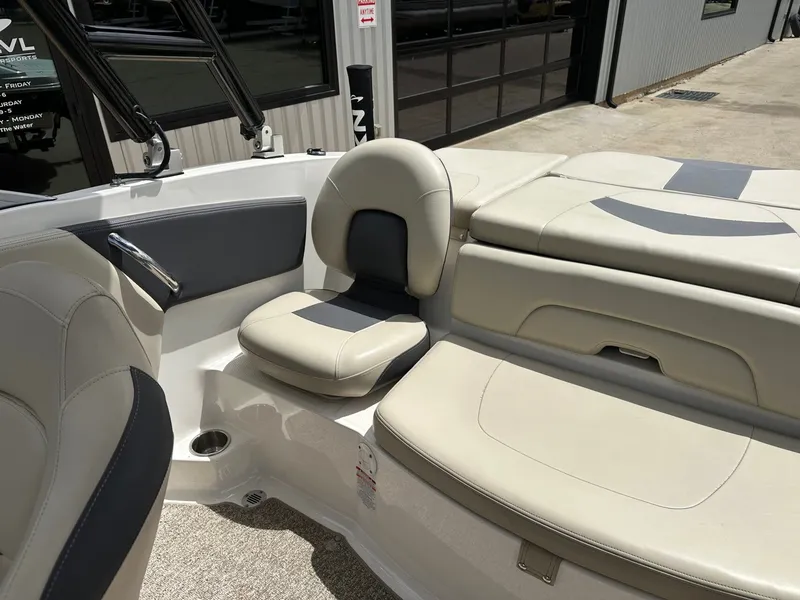 Slide: The Image of Interior of a 2014 Chaparral 210 H20 FISH & SKI boat. - 31