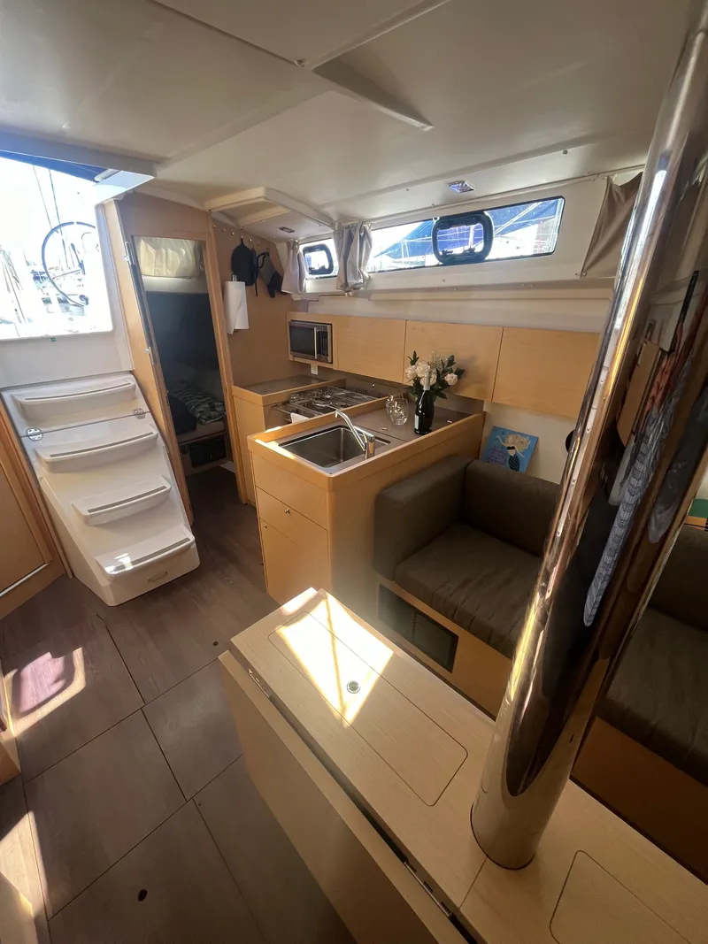 Slide: The Image of Beneteau Oceanis 38.1 2019 - 27