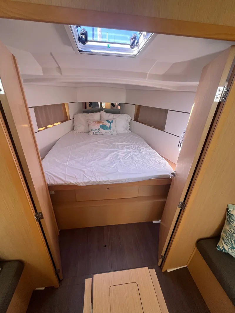 Slide: The Image of Beneteau Oceanis 38.1 2019 - 30