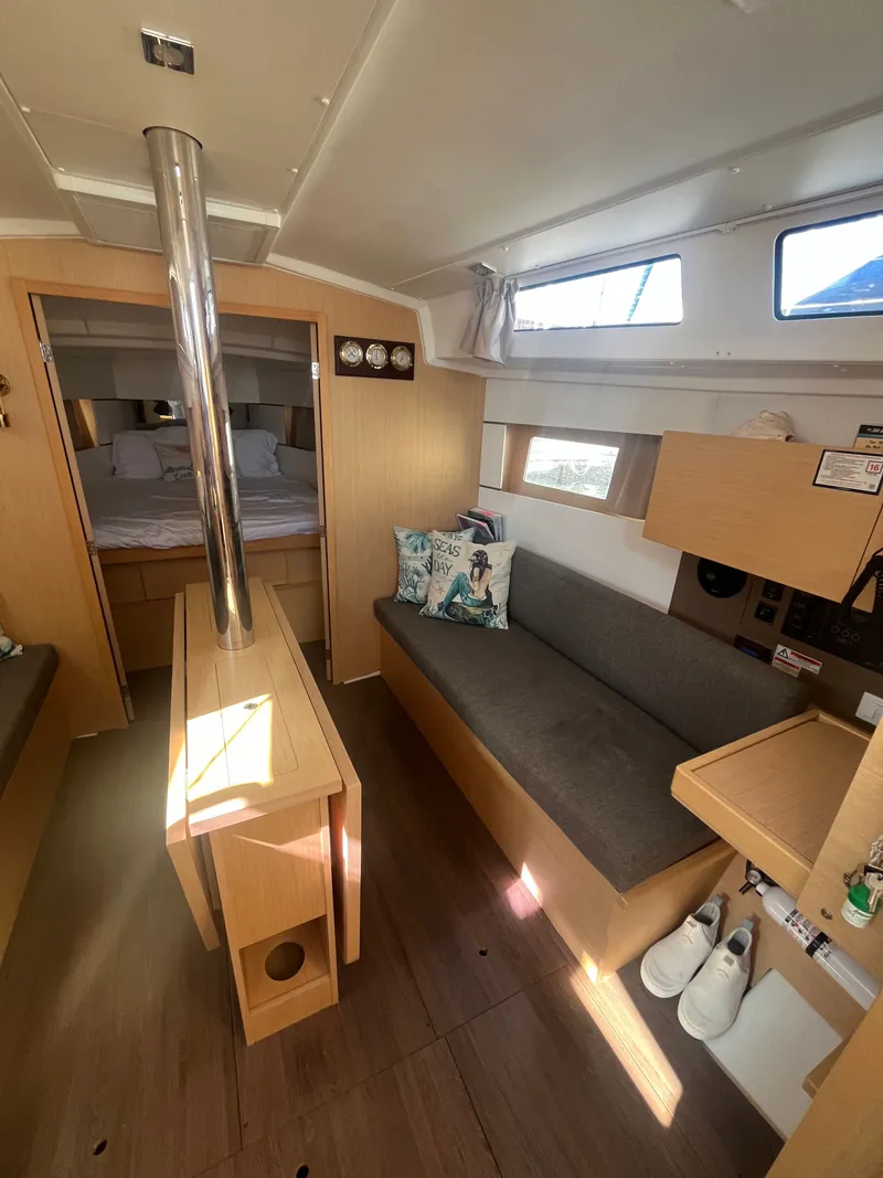 Slide: The Image of Beneteau Oceanis 38.1 2019 - 35